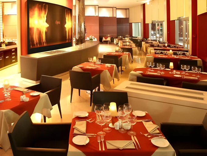 Food & Drinks 5, Mirage Hotel, Vysokogorskiy rayon