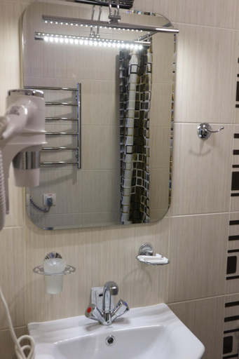 Bathroom 3, Orange Hotel, L'vivs'ka