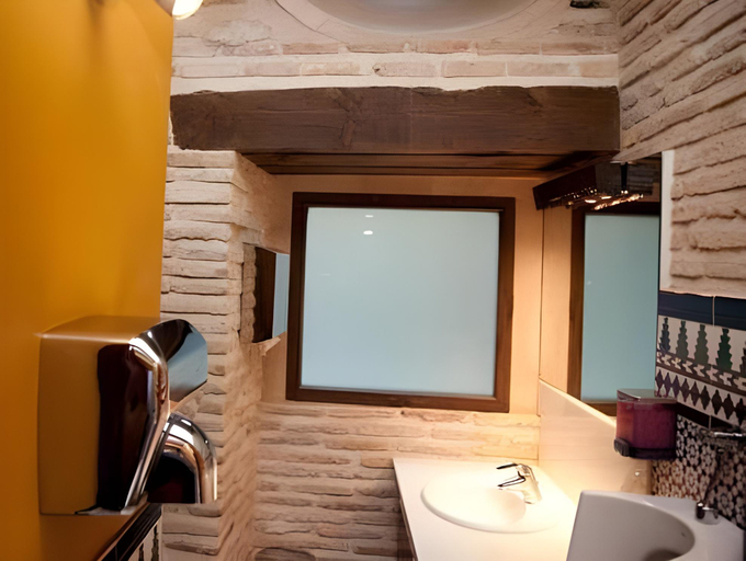 Bathroom 3, Pintor El Greco, Toledo