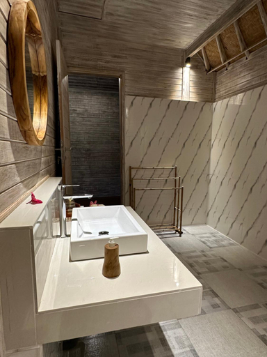Bathroom 3, The Niti Hut's Lembongan RedPartner, Klungkung