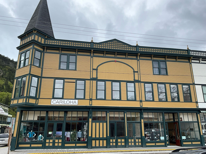 Exterior & Views