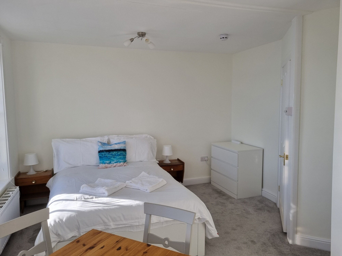 Bedroom 2, The Horizon Sea View Suite, Dorset