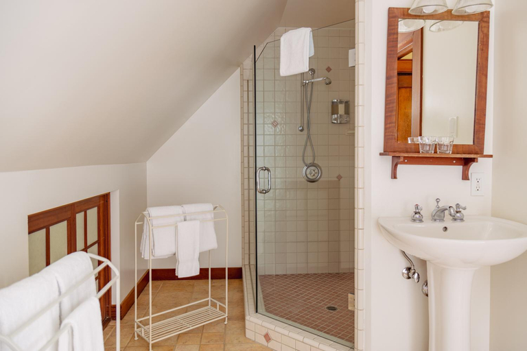 Bathroom 4, GLENDEVEN INN MENDOCINO - BED AND BREAKFAST, Mendocino