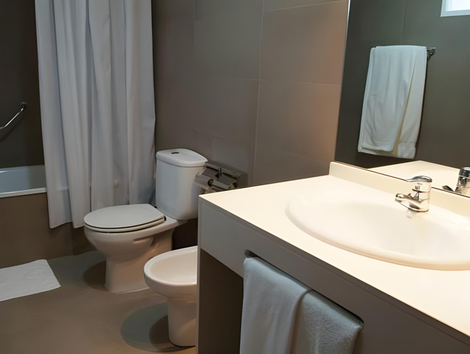 Bathroom 5, Benetusser, Valencia