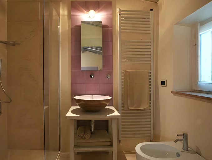 Bathroom 3, Villavetrichina, Siena
