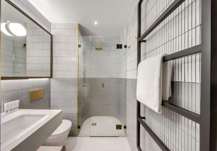 Bathroom 18