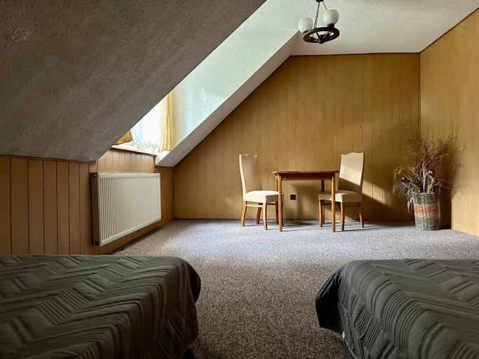 Others 5, Lesna Chata, Olsztyn