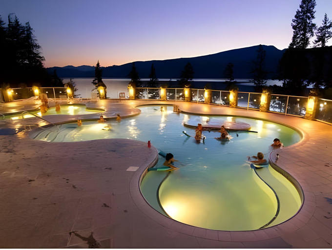 Others 4, Halcyon Hot Springs Resort, Central Kootenay