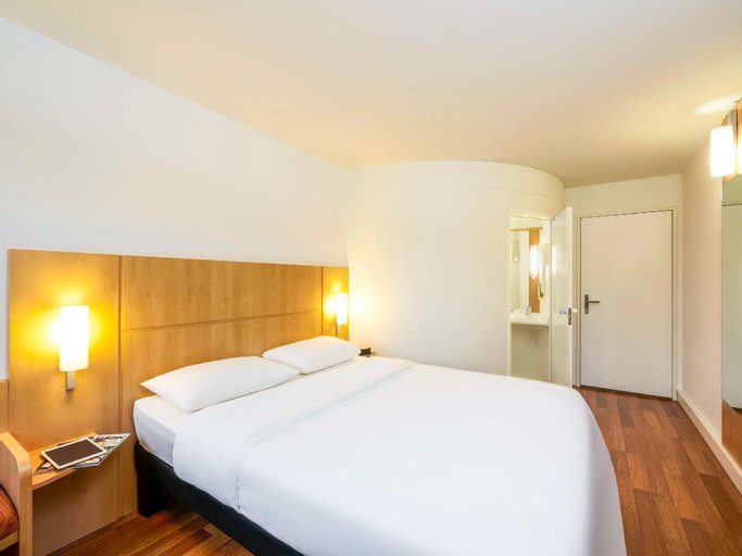 Bedroom 10