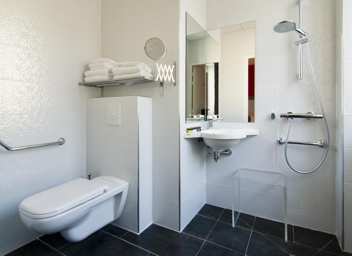 Bathroom 29