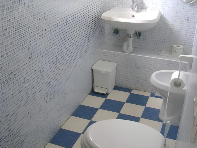 Bathroom 4, Hotel Scoglio Bianco, Livorno