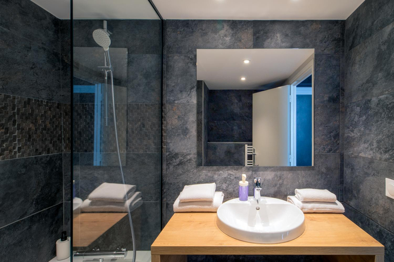Bathroom 5, Le Parc 42 Saint-Etienne, Loire