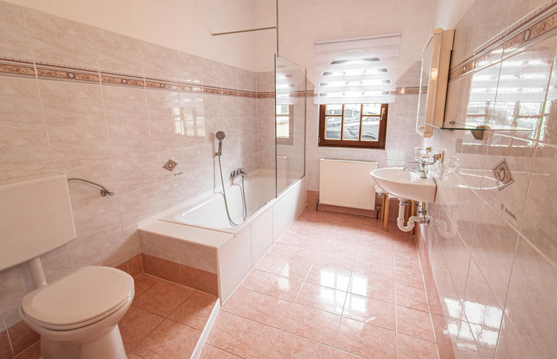 Bathroom, Gasthof Pochhacker, Steyr