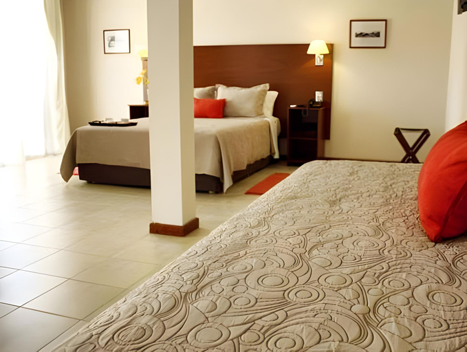 Others 3, DonSuites, Capital