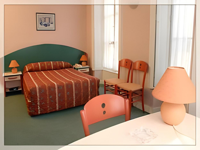Others 5, Hotel Choiseul Opera, Paris