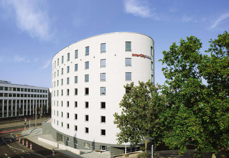 Exterior 8