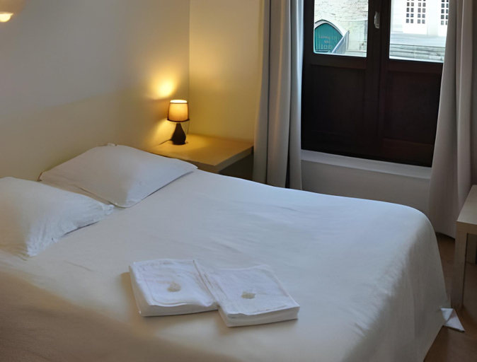 Bedroom 2, Cafe Hotel du Theatre, Côtes-d'Armor