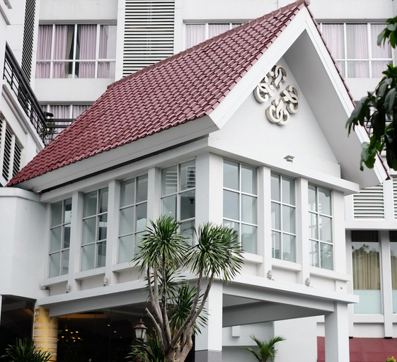 Exterior & Views 1, Grand Darmo Suite, Surabaya