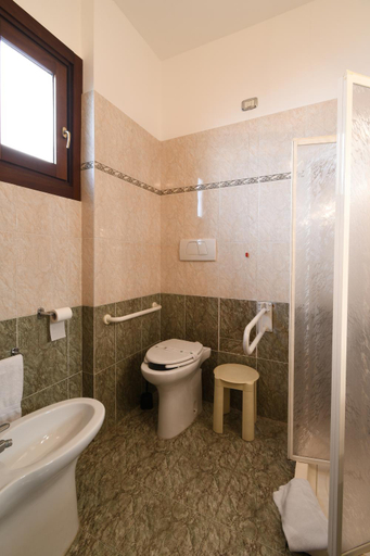 Bathroom 8