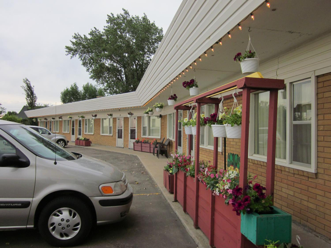 Others 3, City Centre Motel, Division No. 8