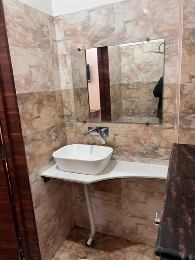Bathroom 3, Hotel Ganges Majestic, Kaushambi