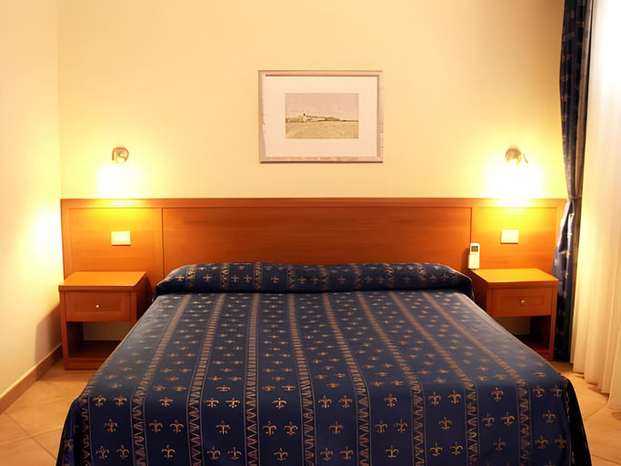 Bedroom 3, Hotel Lauri, Macerata