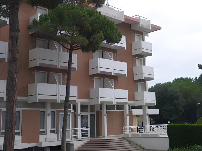 Others 5, Hotel Ambassador Meuble, Udine