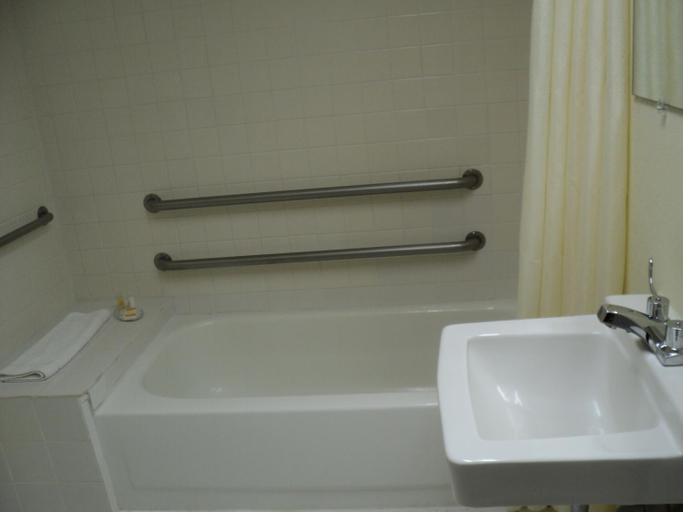 Bathroom 3, Knights Inn Cleveland, White