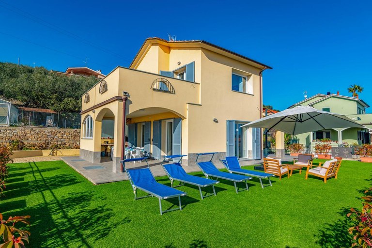Villa Mimosa Diano Marina: exclusive use villa, garden, barbecue, 3 bedrooms and 3 bathrooms, Imperia