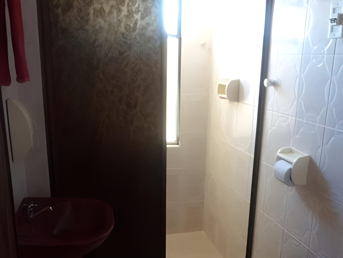 Bathroom 3, Hotel Utama, Manco Kapac
