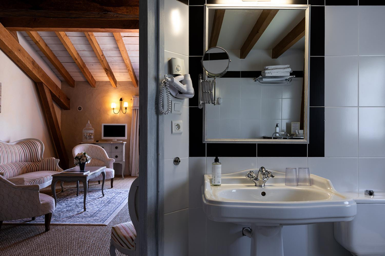 Bathroom 7