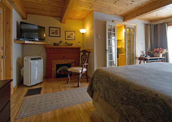 Others 5, Mackenzie Motel & Cottages, Shelburne