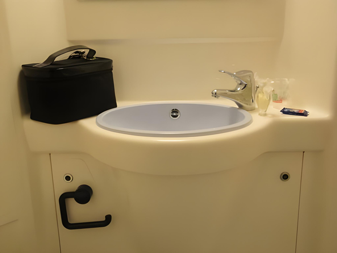 Bathroom 3, Fasthotel Artigues, Gironde