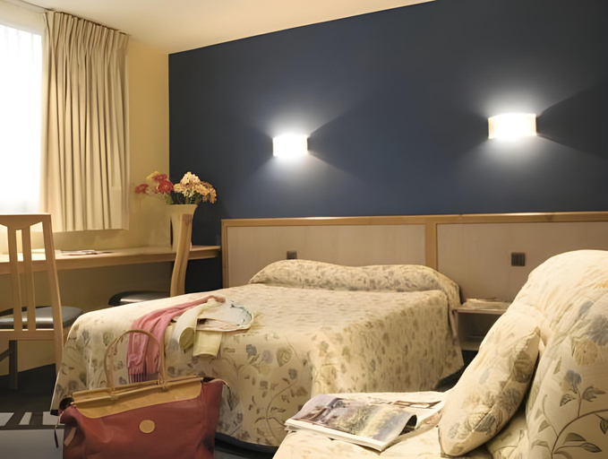 Bedroom 2, Hotel Du Commerce Spa, Haute-Garonne