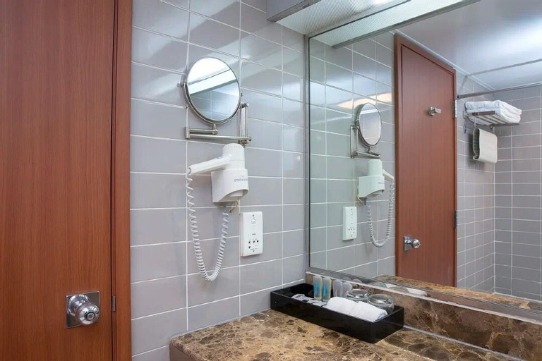Bathroom 8