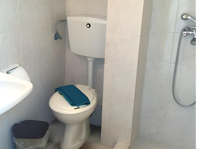 Bathroom 4, Faros Studios, Ionian Islands