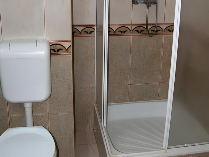 Bathroom 3, Eurohotel, Baia Mare
