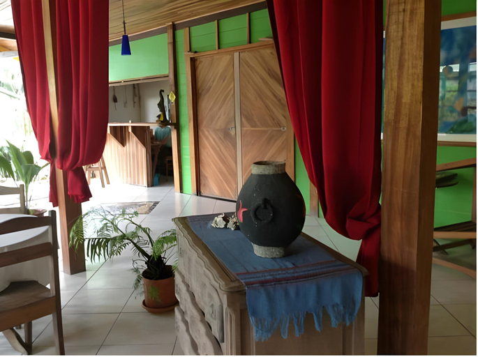 Bedroom 3, Lizard King Hotel & Suites, Talamanca