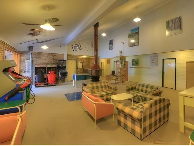 Interior view 3, Acacia Snowy Motel, Snowy River