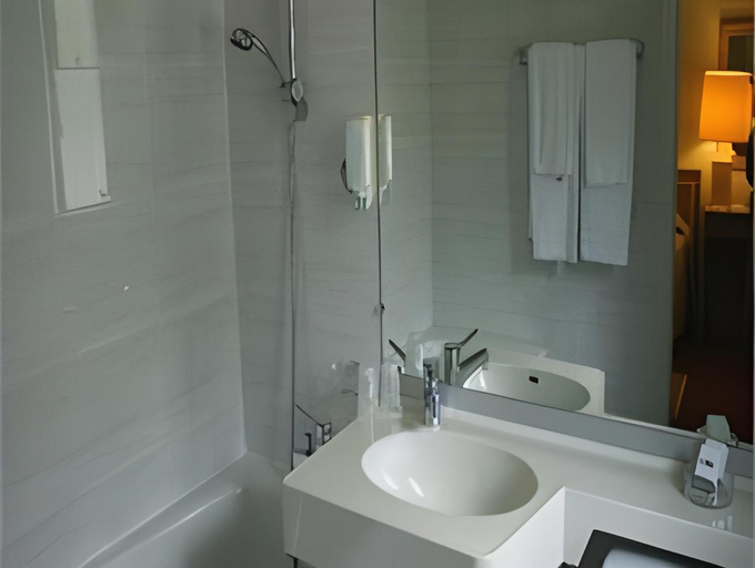 Bathroom 4, La Pinede, Corse-du-Sud