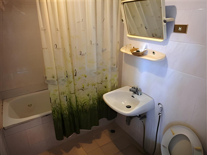 Bathroom 5, Ubon Hotel, Muang Ubon Ratchatani
