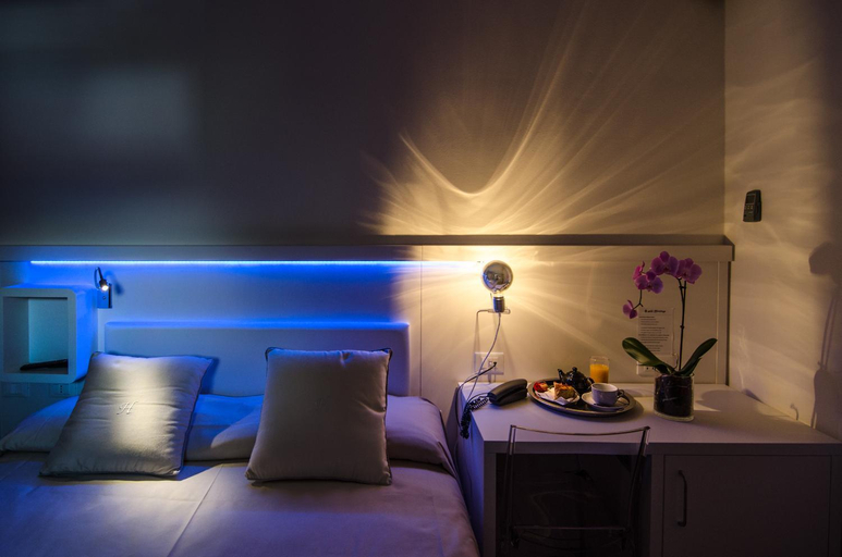 Bedroom 3, Hotel Hermitage, Massa Carrara