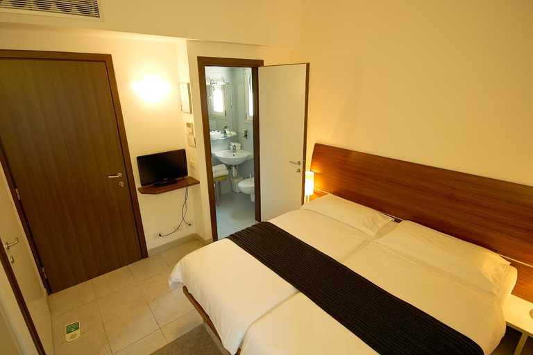 Bedroom 18