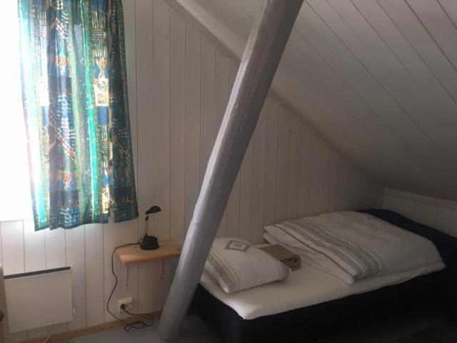 Others 4, Bilitt gard, Hobøl