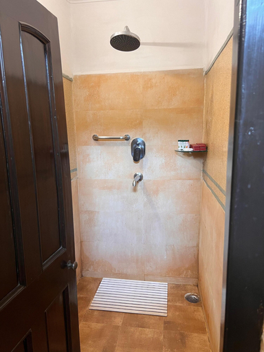 Bathroom 5, Hotel Ganges Majestic, Kaushambi