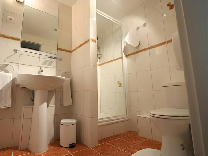 Bathroom, Hôtel Restaurant Valneige, Haut-Rhin