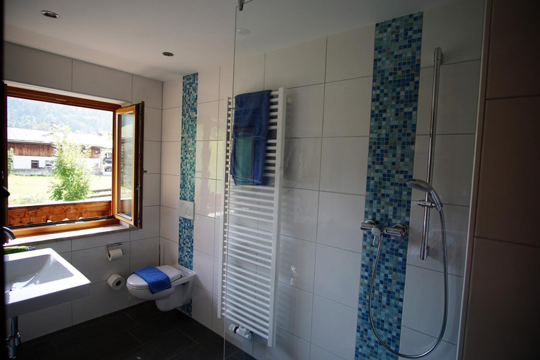 Bathroom 3, Haus Zauner, Traunstein