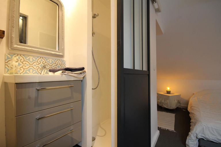 Bedroom 2, La Charbonniere, Nièvre