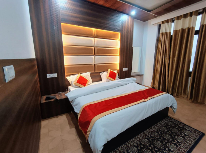 Others 3, Hotel Blue Sapphire, Reasi