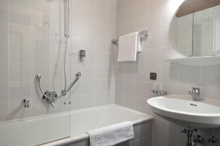 Bathroom, Hotel Neue Burg, Landeck